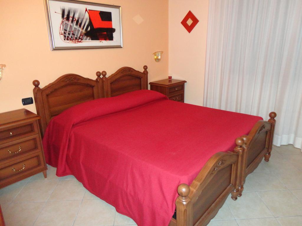 Pinus Rooms Benevento Bilik gambar